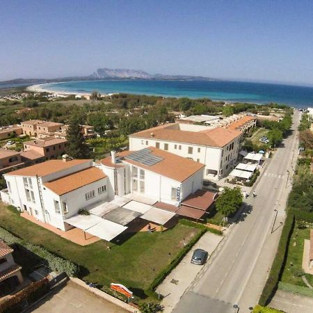 Hotel Al Faro San Teodoro  Eksteriør billede