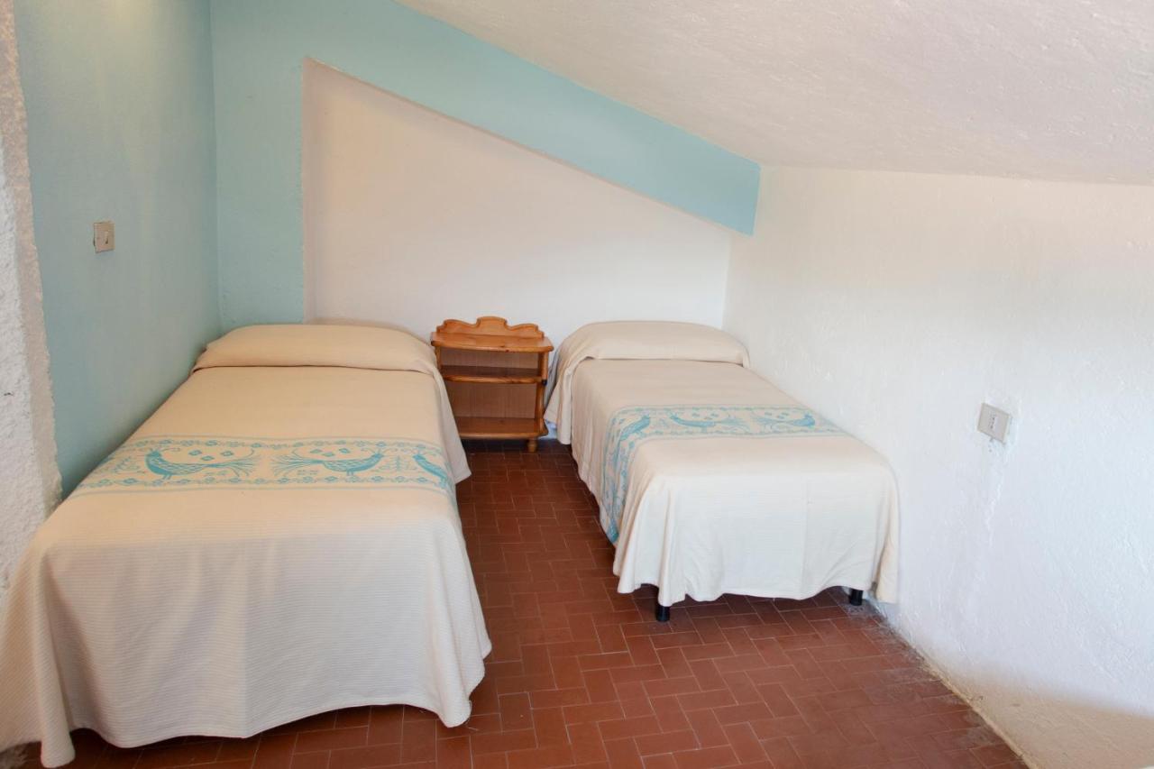 Hotel Al Faro San Teodoro  Eksteriør billede