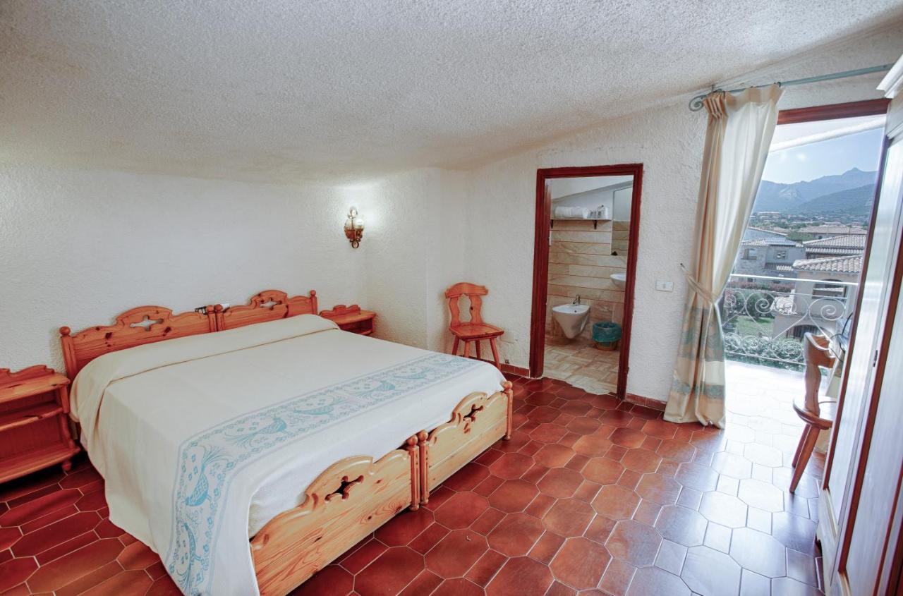 Hotel Al Faro San Teodoro  Eksteriør billede